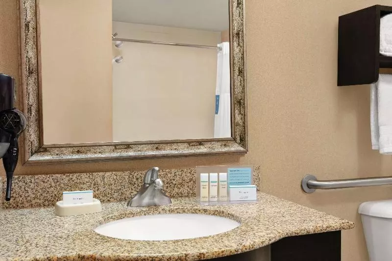 استودیو استاندارد با تخت کینگ, Hampton Inn & Suites Enid