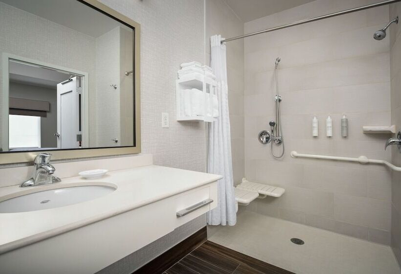 Люкс Адаптированный для Инвалидов, Hampton Inn & Suites Portland/hillsboroevergreen Park