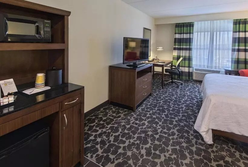 景色の見えるダブルベッドスタンダードルーム, Hilton Garden Inn Charleston Waterfront/downtown