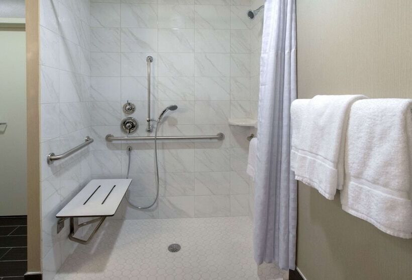 스탠다드 룸 더블 침대 2개, Hilton Garden Inn Charleston Waterfront/downtown