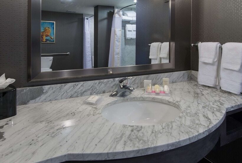 장애인을 위한 스위트, Hilton Garden Inn Charleston Waterfront/downtown