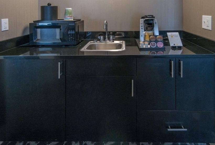 장애인을 위한 스위트, Hilton Garden Inn Charleston Waterfront/downtown