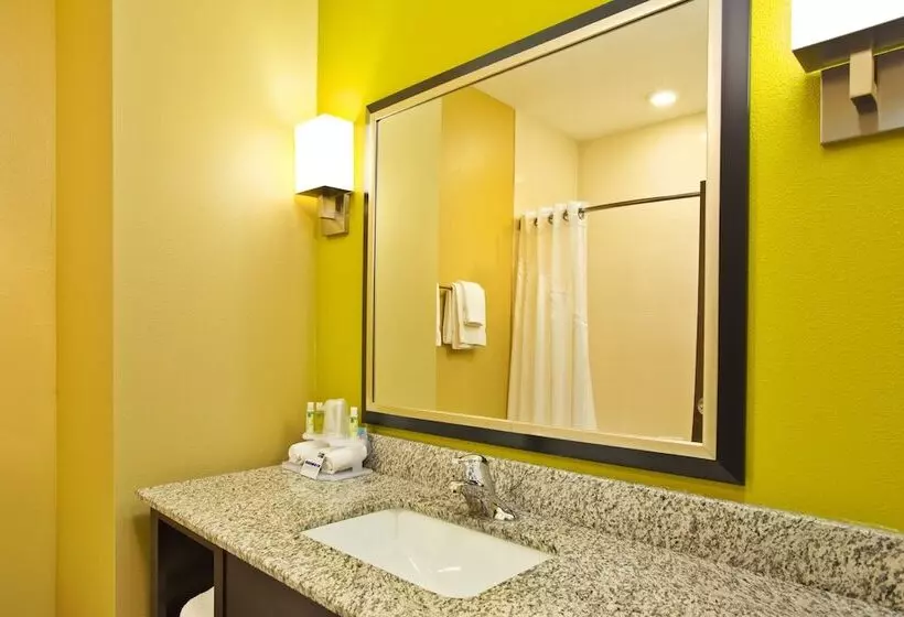 ２ダブルベッドのスタンダードルーム, Holiday Inn Express Hastings, An Ihg