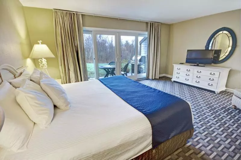 Suite King Bed