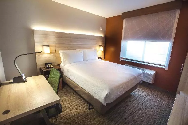 スタンダードルーム, Holiday Inn Express Staten Island West, An Ihg