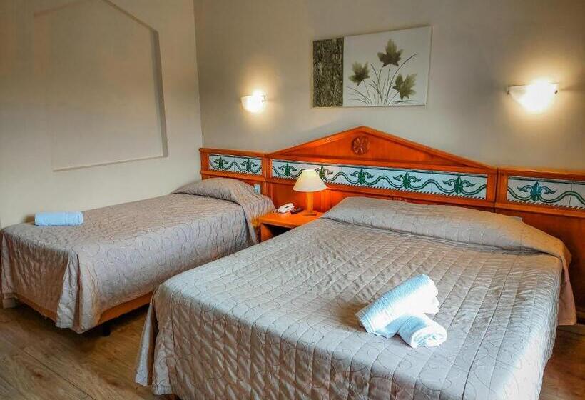 디럭스 트리플 룸, Nacional Inn Campos Do Jordao