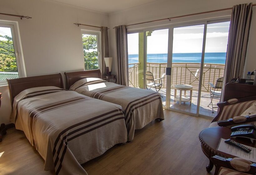 اتاق استاندارد, Treasure Cove Hotel & Restaurant