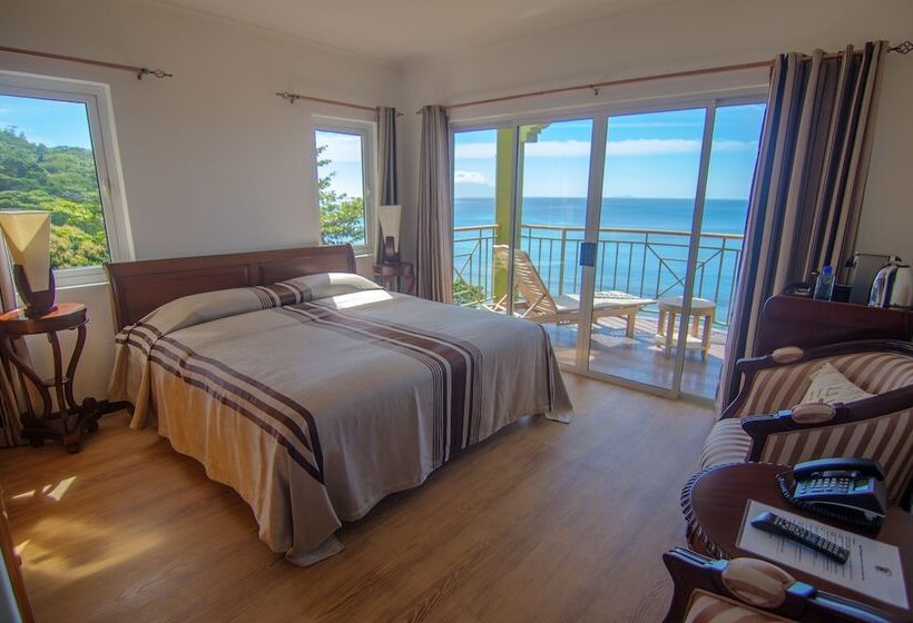 اتاق استاندارد, Treasure Cove Hotel & Restaurant