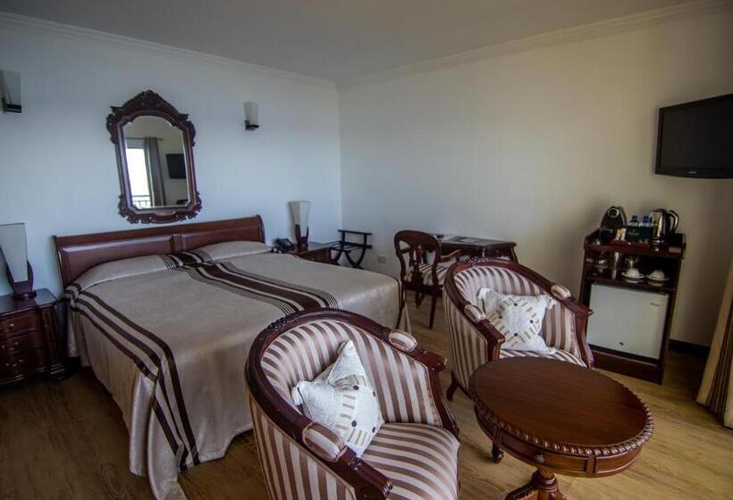 اتاق لوکس با بالکن و چشمانداز دریا, Treasure Cove Hotel & Restaurant