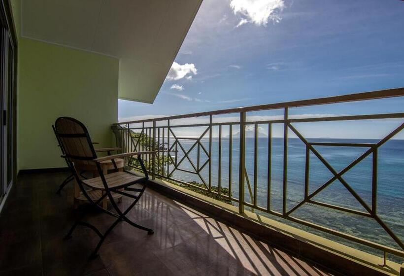 اتاق لوکس با بالکن و چشمانداز دریا, Treasure Cove Hotel & Restaurant