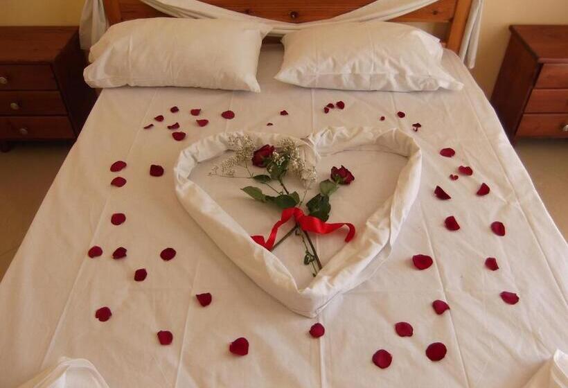 اتاق استاندارد چهار تخته, Mariana