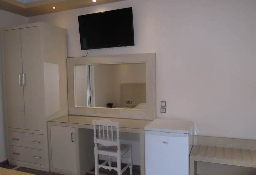 اتاق استاندارد سه نفره, Mariana