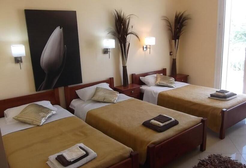 اتاق استاندارد سه نفره, Mariana