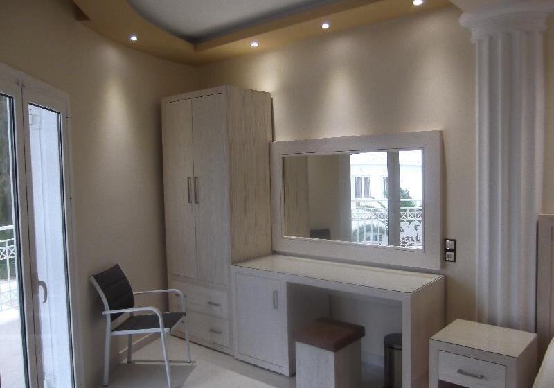 اتاق استاندارد سه نفره, Mariana