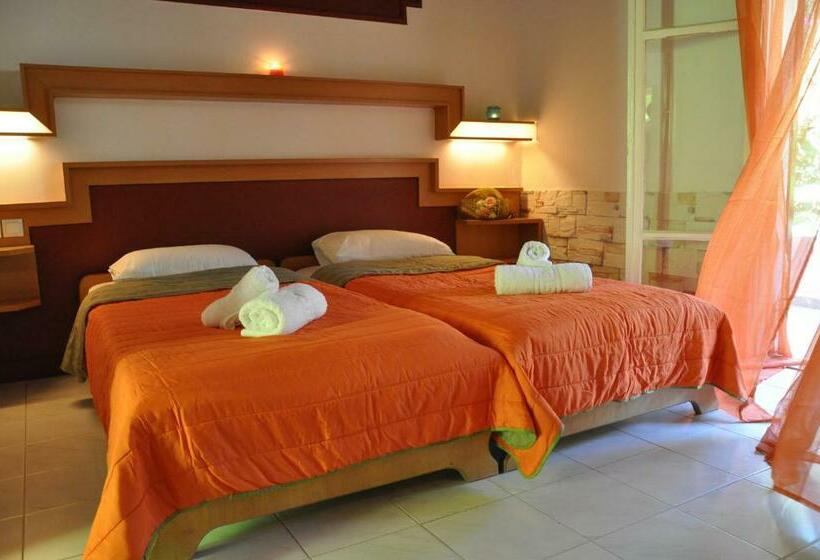 スタンダードスタジオ, Tassos Apartments