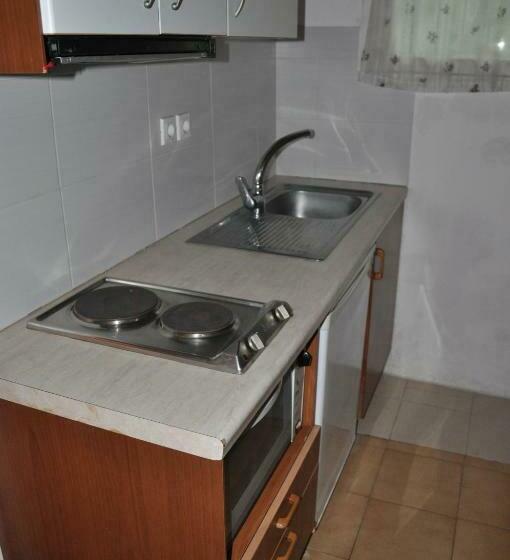 スタンダードスタジオ, Tassos Apartments