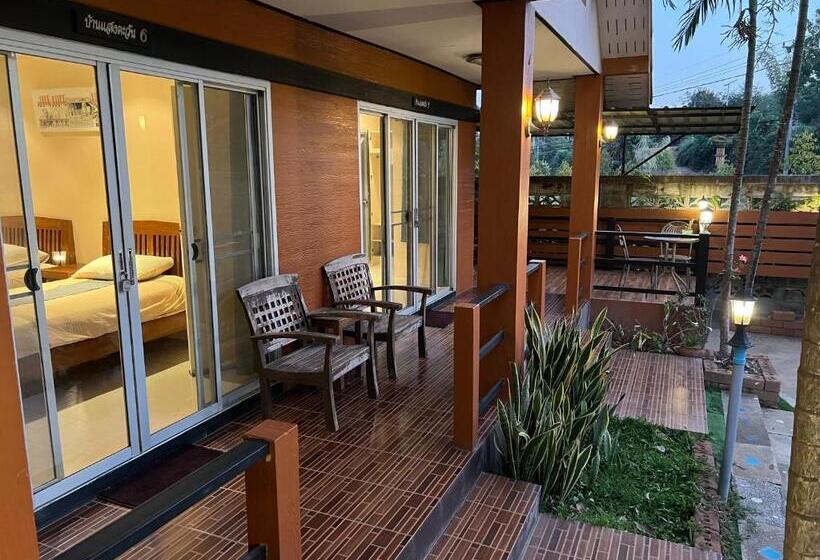 발코니가 있는 4인용 스탠다드 룸, Bansuan Sangtawan Resort
