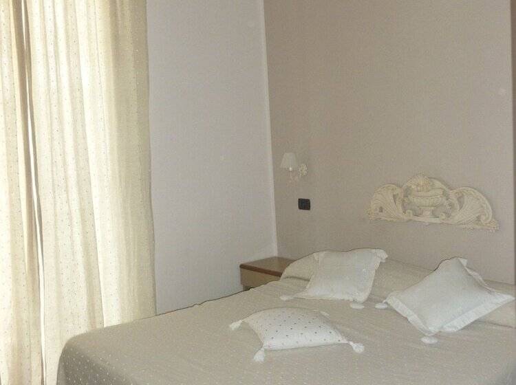 スタンダードルーム, Bergamo Mare Mhotelsgroup