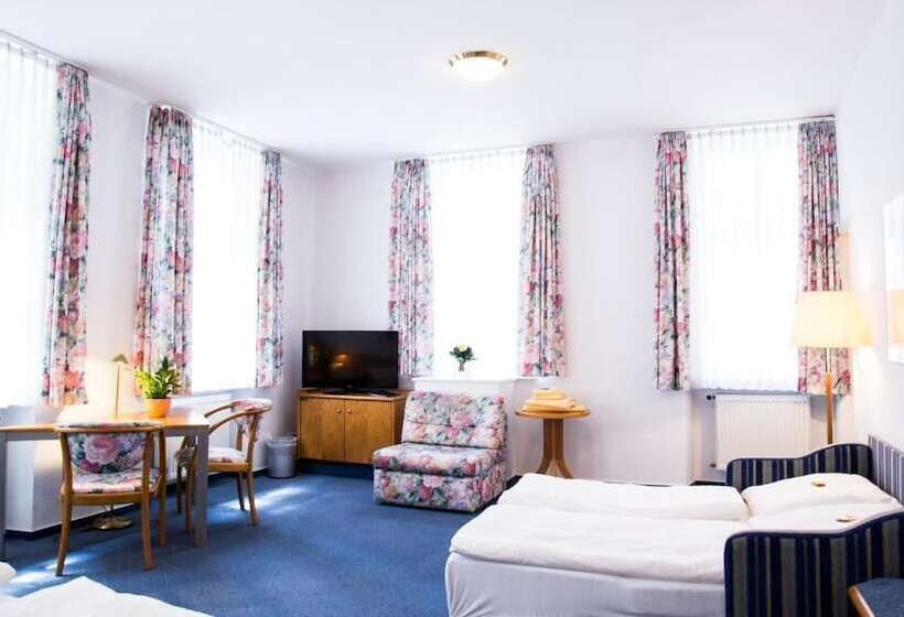 スタンダード４人部屋, Am Rathaus