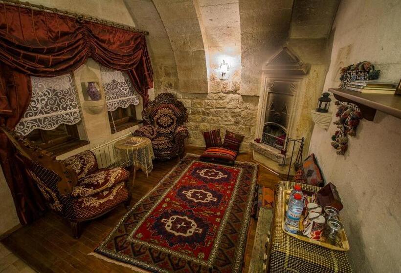 スイート, Assiana Cave