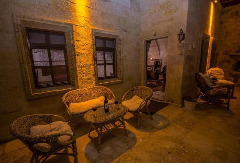 バルコニー付きスタンダードルーム, Assiana Cave