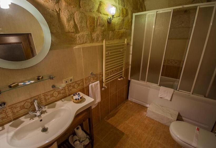 バルコニー付きスタンダードルーム, Assiana Cave