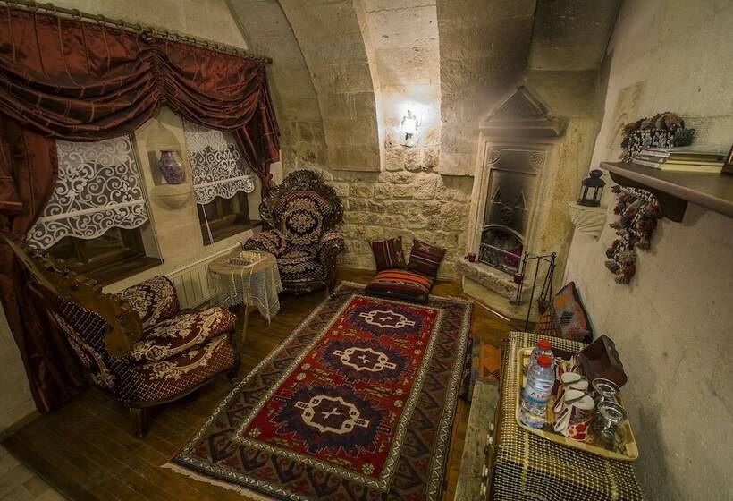 スイート, Assiana Cave