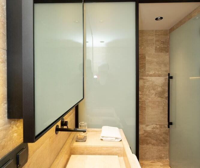 سوییت جونیور, Avantgarde Refined Yalıkavak