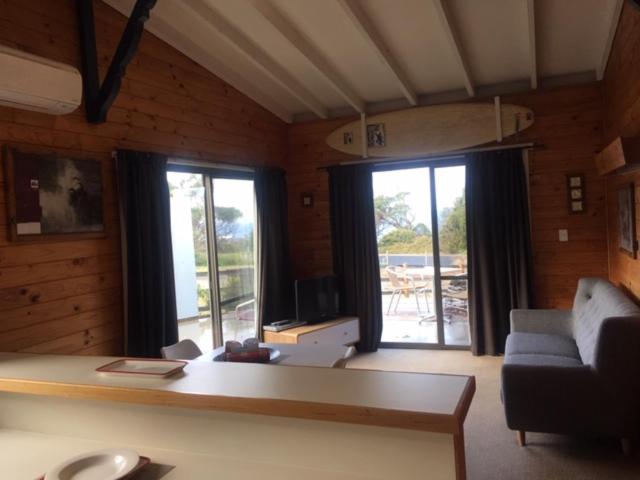 بنجلو قياسى, Bicheno By The Bay