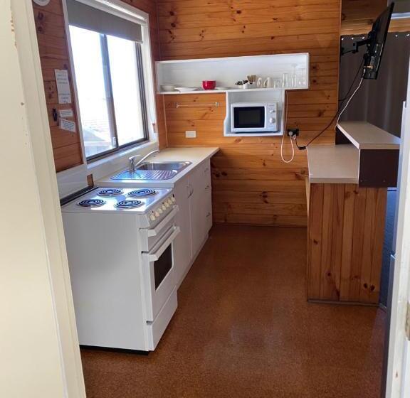 بنجلو قياسى, Bicheno By The Bay