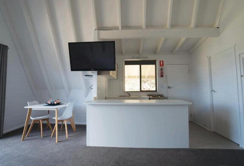 بنجلو ديلوكس, Bicheno By The Bay