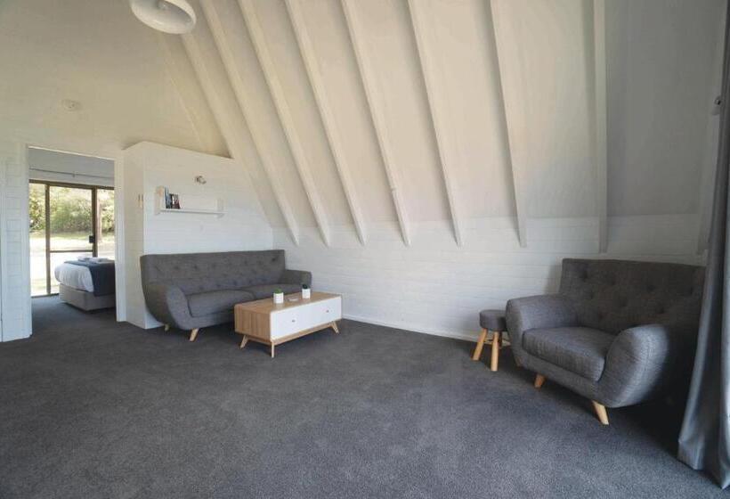 بنجلو ديلوكس, Bicheno By The Bay