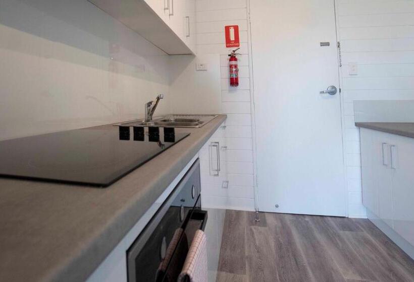 بنجلو عائلى, Bicheno By The Bay