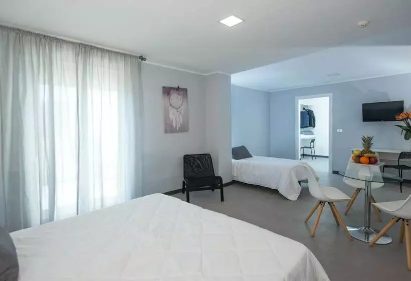 اتاق استاندارد چهار تخته, Club Eloro