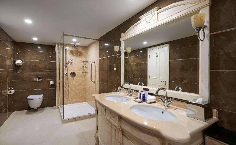 스위트 킹사이즈 침대, Doubletree By Hilton Hotel & Spa Liverpool