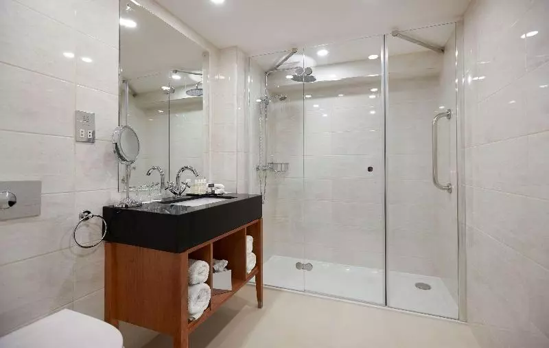 キングサイズベッドのスーペリアルーム, Doubletree By Hilton Hotel & Spa Liverpool