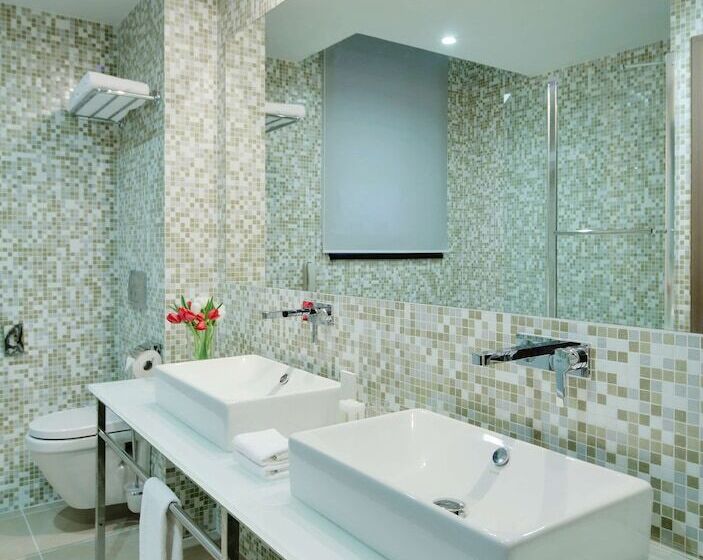 Полулюкс, Golden Tulip Rosa Khutor