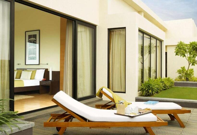 Люкс, Hyatt Hyderabad Gachibowli