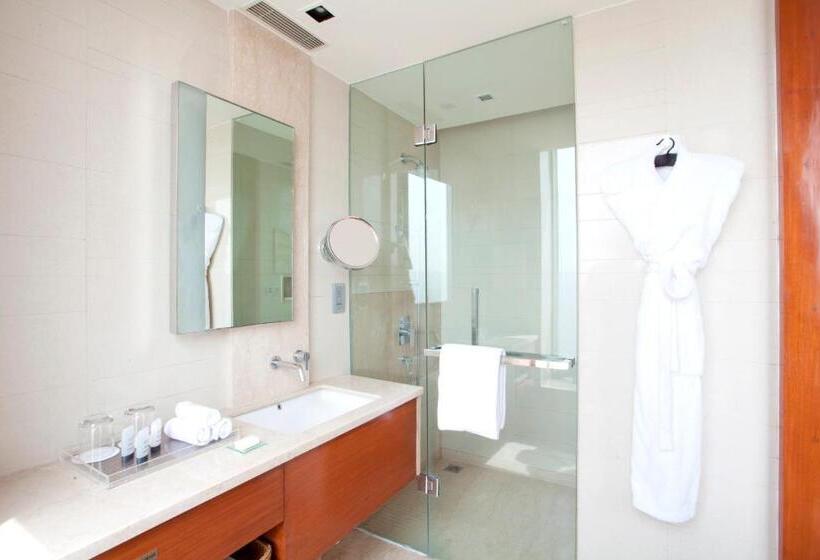 キングサイズベッドのスタンダードルーム, Hyatt Regency Amritsar