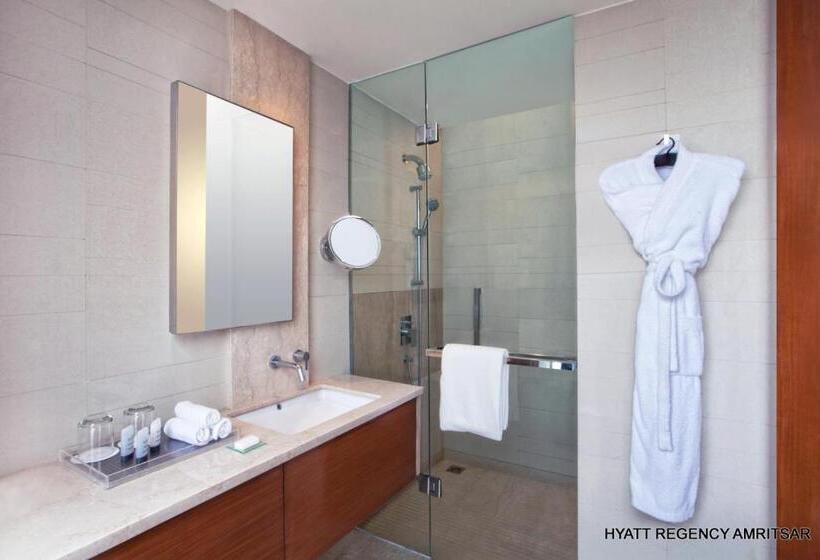 キングサイズベッドのスタンダードルーム, Hyatt Regency Amritsar