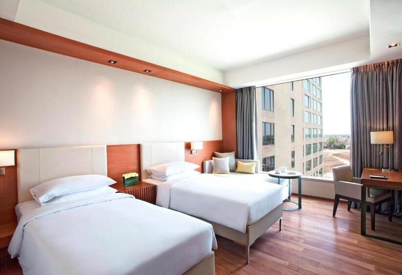 プールビュースタンダードルーム, Hyatt Regency Amritsar
