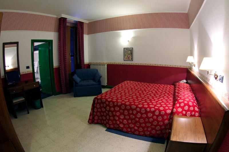 غرفة قياسية, Iris Crillon