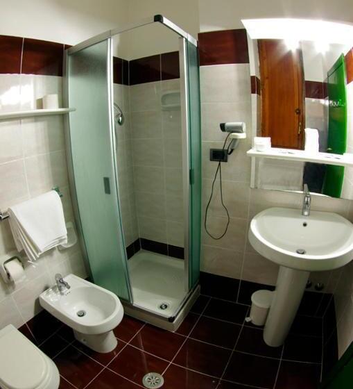 غرفة قياسية رباعية, Iris Crillon