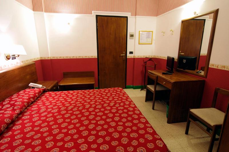 غرفة قياسية, Iris Crillon