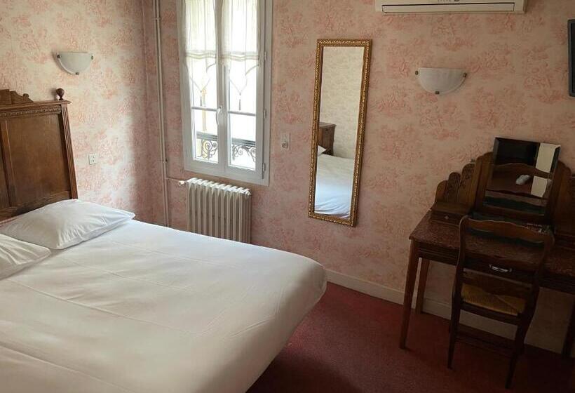 غرفة قياسية, Le Coq D'or