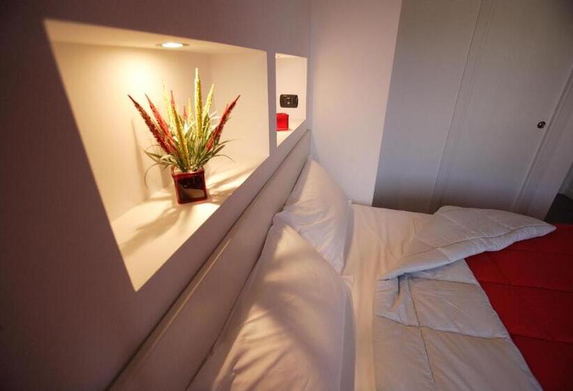 スタンダードルーム, Le Formiche