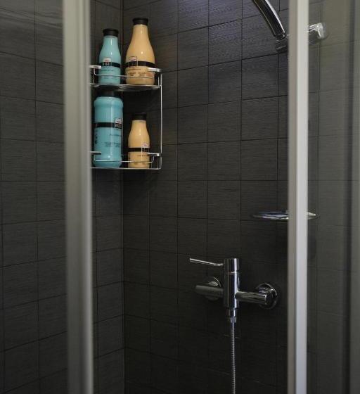 1ベッドルームアパートメントをつなぐ, Le Formiche