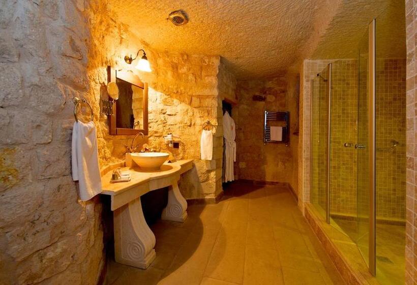 سوئیت با تخت بزرگ, Miras