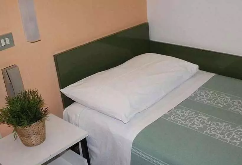 スタンダードルーム, Nova Dhely
