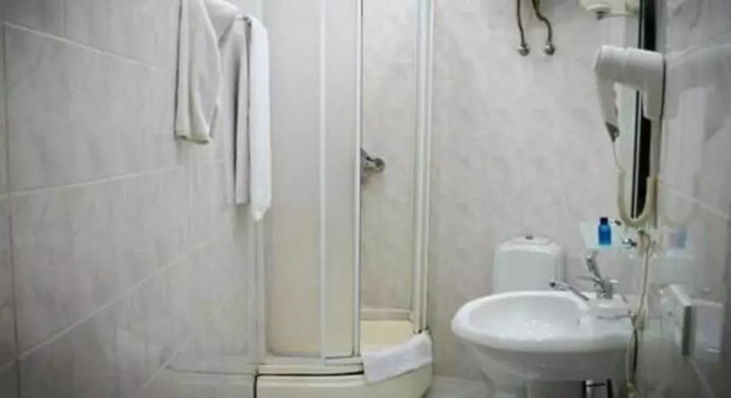 اتاق استاندارد سه نفره, Old City Inn